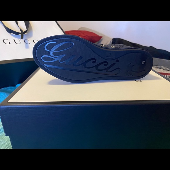 Authentic Gucci - Picture 2 of 5